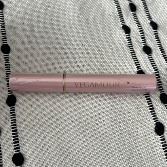 NEW Vegamour GRO Brow Serum - Picture 8 of 11